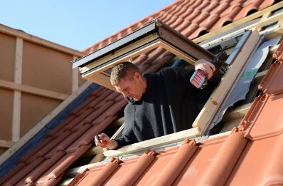 Pose de fenêtres de toit Velux à Encourtiech